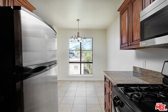 909 Croft Ave in Los Angeles, CA - Building Photo - Building Photo