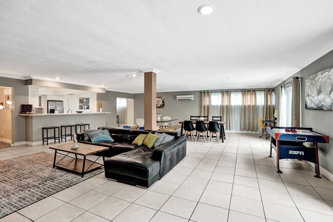 5415 Harrison St in Hollywood, FL - Building Photo - Building Photo