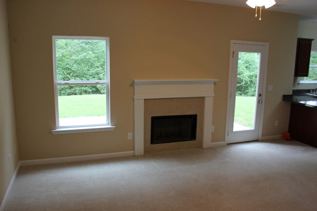 19 Black Diamond Dr in Fairburn, GA - Building Photo - Building Photo