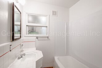 347-351 E Marengo Ave in Shafter, CA - Building Photo - Building Photo