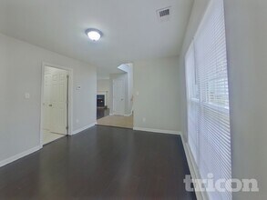 7804 Royce Hall Ln in Charlotte, NC - Foto de edificio - Building Photo