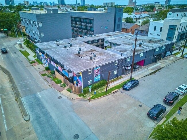 property at 1840 Richmond Ave