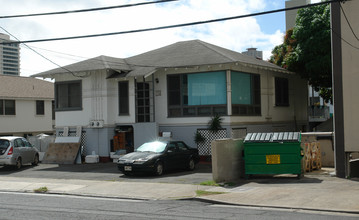 2013 Fern St in Honolulu, HI - Building Photo - Building Photo