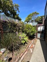 1482 Innes Avenue, Unit Upper Flat w Views in San Francisco, CA - Foto de edificio - Building Photo