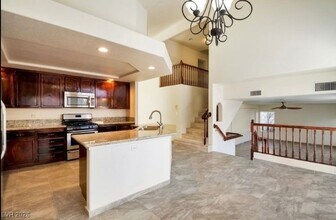 7517 Heather Knoll Cir in Las Vegas, NV - Building Photo - Building Photo