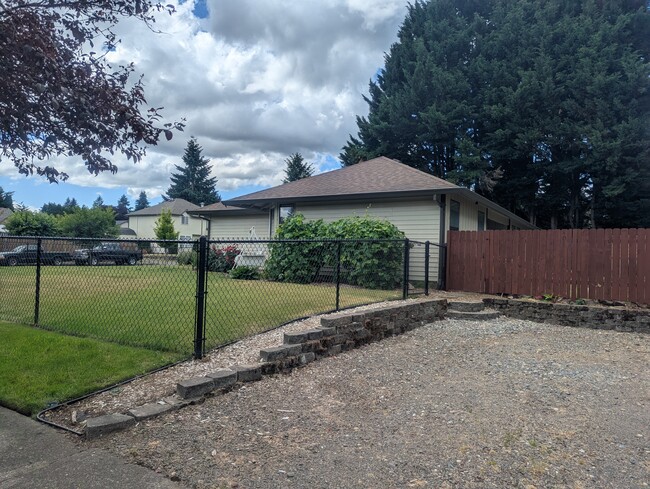 3705 NE 157th Ave in Vancouver, WA - Foto de edificio - Building Photo