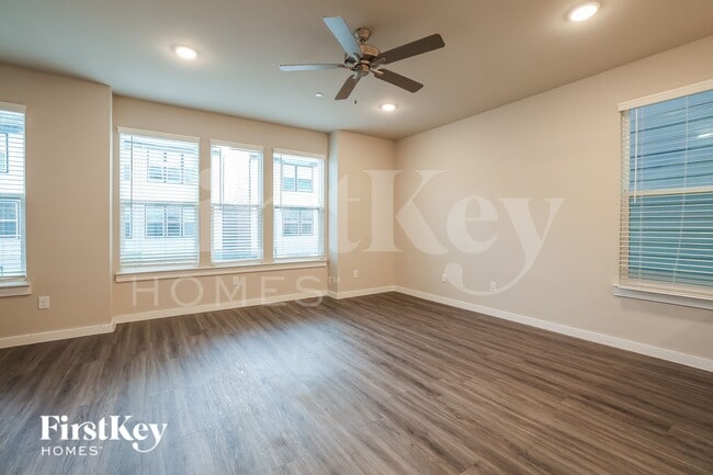 18519 Centro Row, Unit 5305-216 in Shenandoah, TX - Building Photo - Building Photo