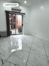 318 E 62nd St in New York, NY - Building Photo - Building Photo