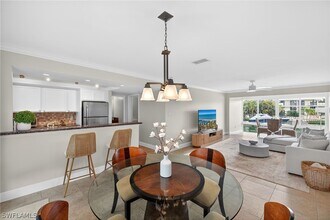 1550 Gulf Shore Blvd N in Naples, FL - Building Photo - Building Photo