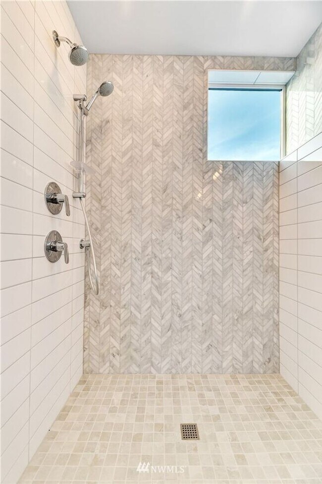 2823 Franklin Ave E in Seattle, WA - Building Photo - Building Photo