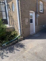 324 Lawrence Ave W in Toronto, ON - Building Photo