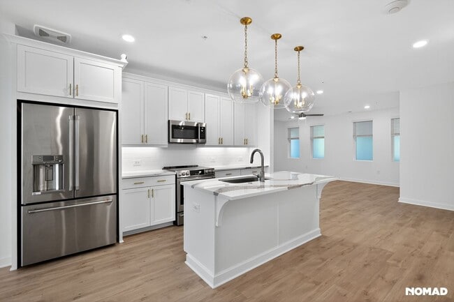 property at 371 Grant Cir SE