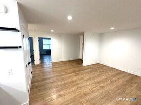 25 Church St in New Milford, CT - Building Photo