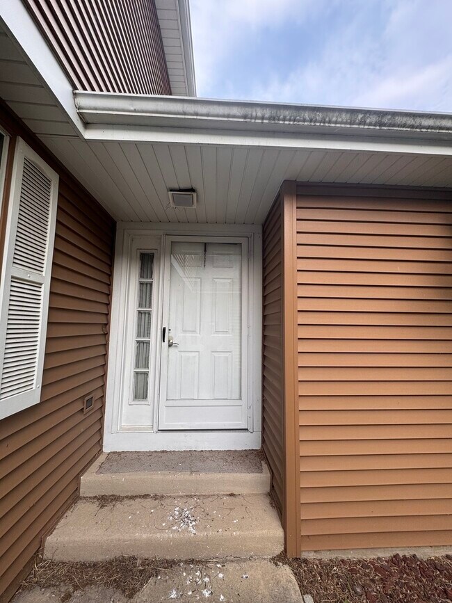 1327 Andover Dr in Aurora, IL - Building Photo - Building Photo