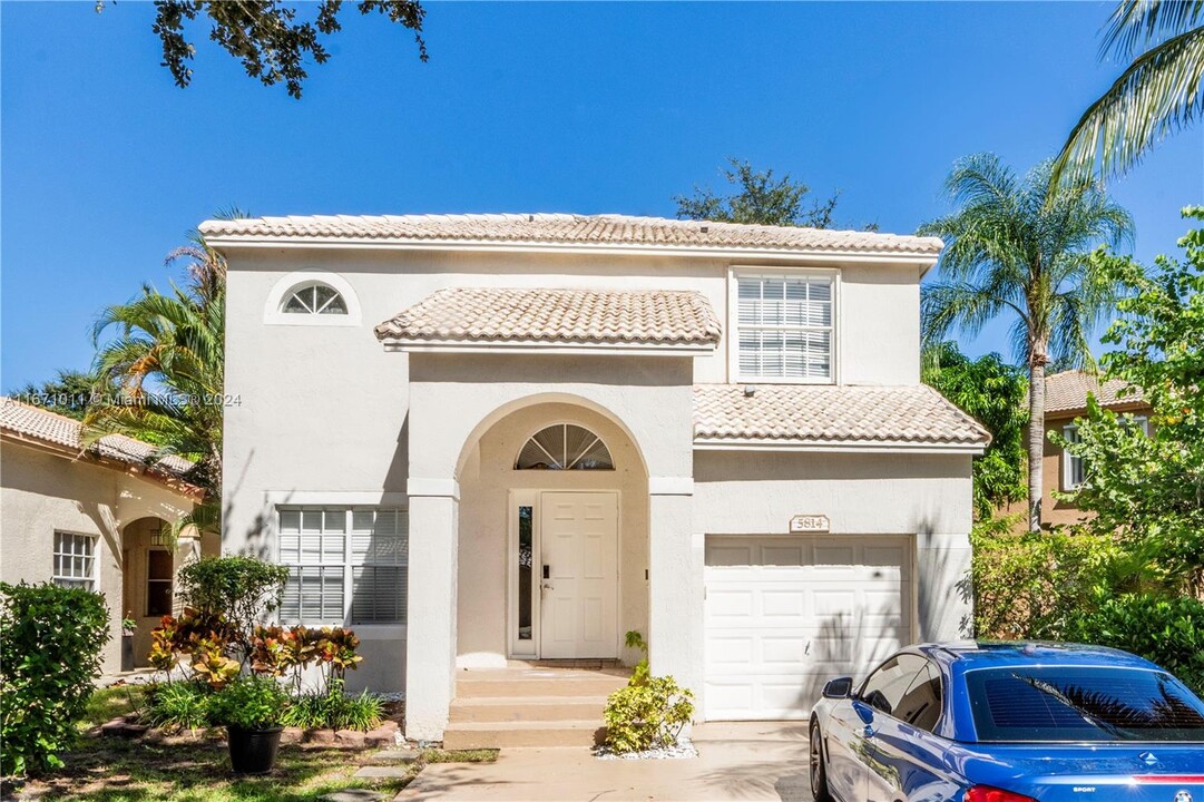 5814 Eagle Cay Ln in Coconut Creek, FL - Foto de edificio