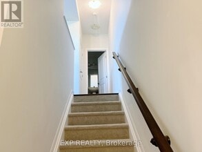 40 Teelin Cir in Ottawa, ON - Building Photo - Building Photo