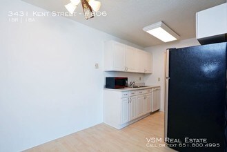 3431 Kent St in Shoreview, MN - Foto de edificio - Building Photo