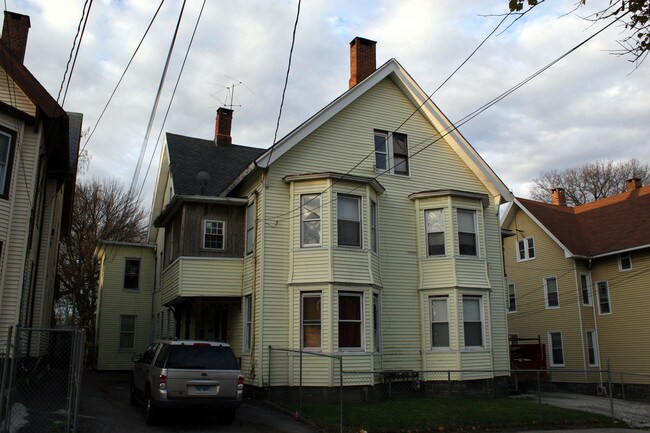 219 Coleman St in Bridgeport, CT - Foto de edificio - Building Photo