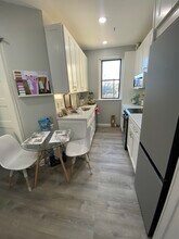 11 Park Dr, Unit 32 in Boston, MA - Foto de edificio - Building Photo