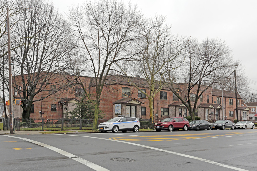 211-01 Hillside Ave in Queens Village, NY - Building Photo