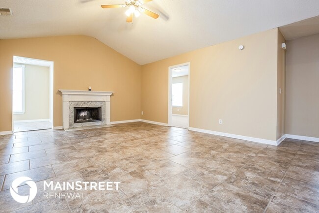 403 Lake Forest Dr in La Vergne, TN - Foto de edificio - Building Photo