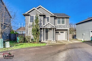 2327 Turnbull Ct in Forest Grove, OR - Building Photo