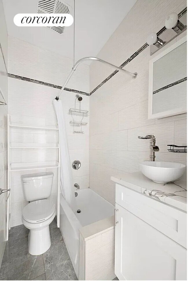 property at 47 W 71st St