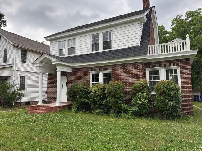 property at 5 Afton Pkwy