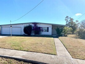 6326 Safford Terrace in North Port, FL - Building Photo