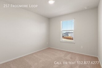 257 Frogmore Lp in Uhland, TX - Building Photo - Building Photo