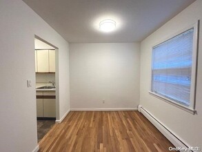 96 Shore Rd-Unit -D1 in Sands Point, NY - Building Photo - Building Photo