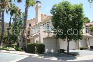 12640 Springbrook Dr in San Diego, CA - Building Photo