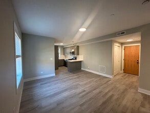 1131 Oak Ave, Unit 1135-2E in Evanston, IL - Foto de edificio - Building Photo