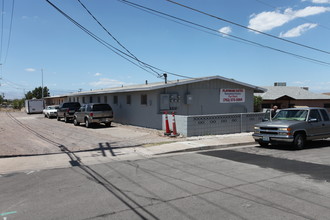 219 Platinum St in Henderson, NV - Building Photo - Building Photo