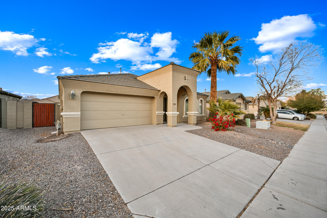 20 W Cooper Canyon Rd in Queen Creek, AZ - Building Photo