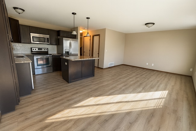 729-731 Deer Haven Ct in Wichita, KS - Building Photo - Building Photo