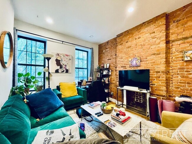 119 Ralph Ave, Unit 2F in Brooklyn, NY - Building Photo - Building Photo