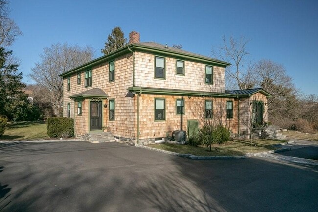 property at 2 Boulevard