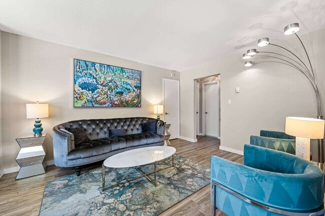 Creek Village Apartments in Levittown, PA - Foto de edificio - Building Photo