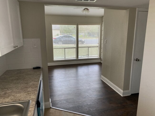 4411 Teri Rd in Austin, TX - Building Photo - Building Photo