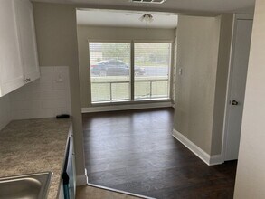 4411 Teri Rd, Unit 307 in Austin, TX - Building Photo - Building Photo