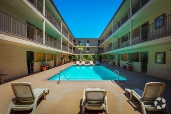 2501 W Redondo Beach Blvd in Gardena, CA - Building Photo