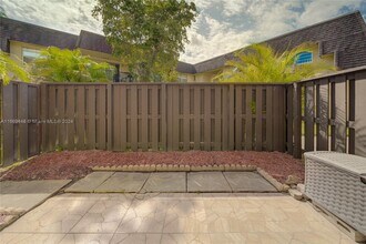 9004 SW 137th St-Unit -7-C in Miami, FL - Building Photo - Building Photo