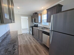 587 Delaware in Belleville, MI - Building Photo - Building Photo