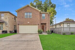 919 E 36th St in Houston, TX - Building Photo