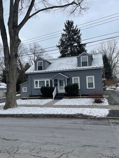 4 Maple St in Marcellus, NY - Building Photo
