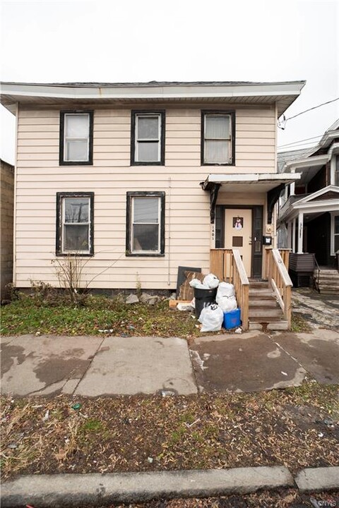 1601 Lodi St in Syracuse, NY - Building Photo