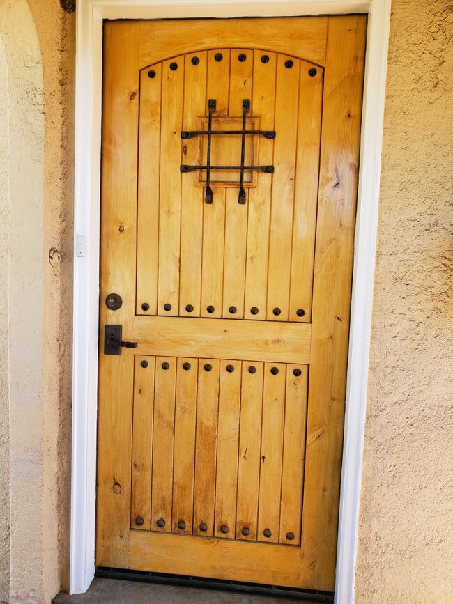 10832 Westminster Ave in Los Angeles, CA - Building Photo - Building Photo