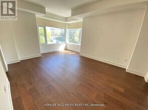 60-TH60 Forest Manor Rd in Toronto, ON - Building Photo - Building Photo