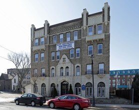 The Ritz Apartments in Milwaukee, WI - Foto de edificio - Building Photo